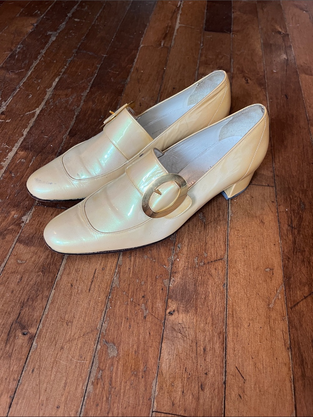 Stephane Kelian Cream Leather Heels with Gold Buckle